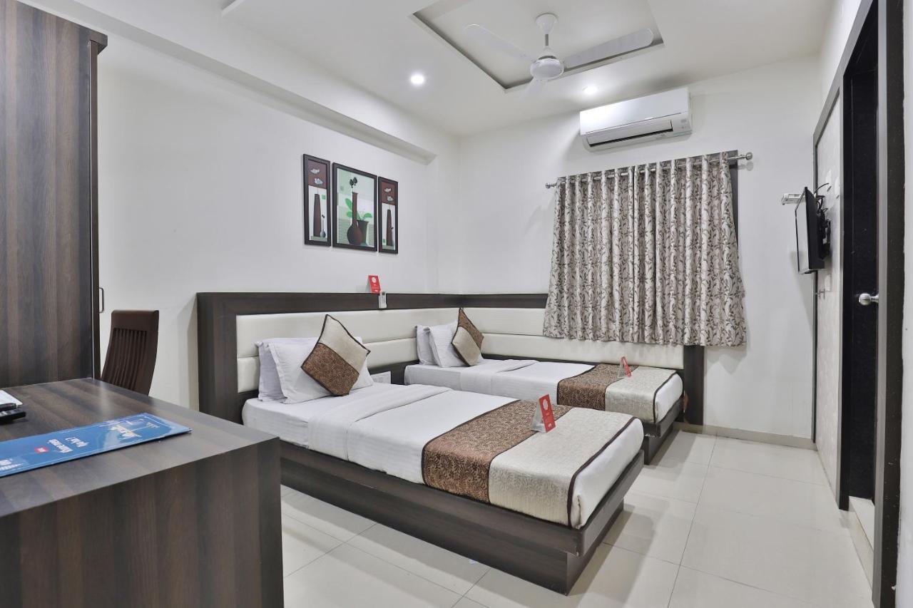 Hotel City Inn Rajkot Esterno foto