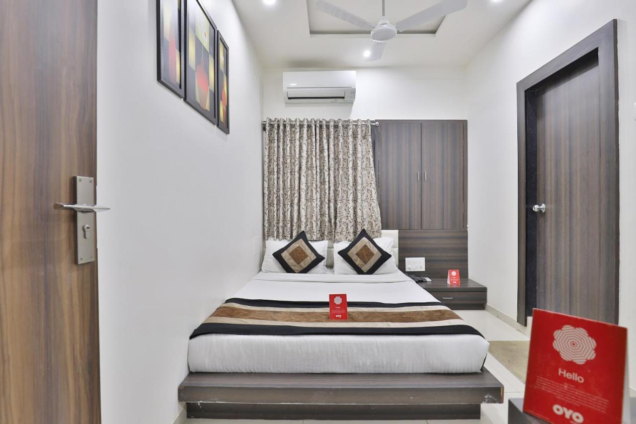 Hotel City Inn Rajkot Esterno foto