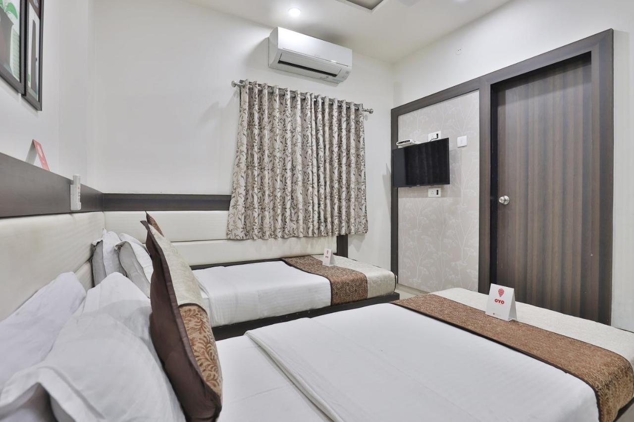 Hotel City Inn Rajkot Esterno foto