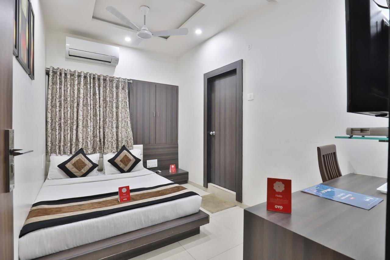 Hotel City Inn Rajkot Esterno foto