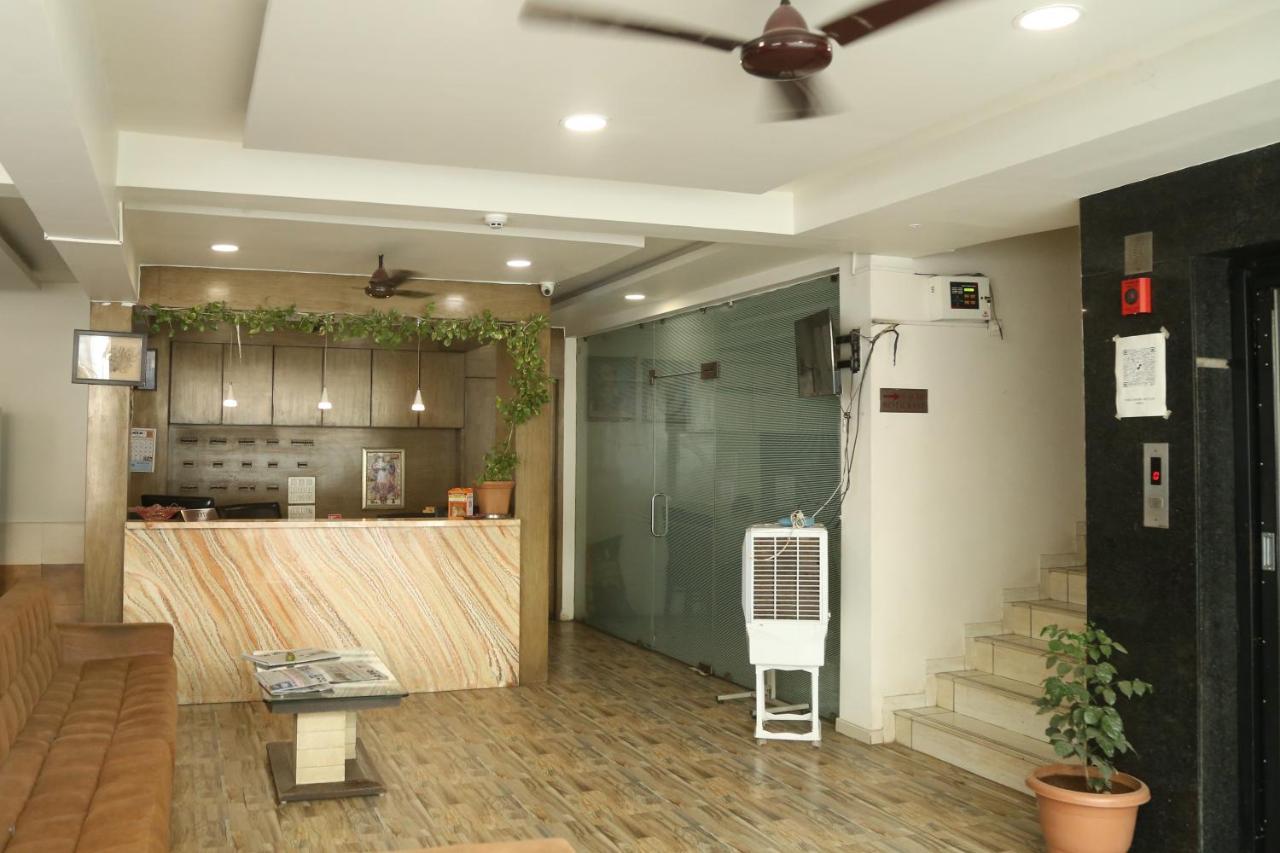 Hotel City Inn Rajkot Esterno foto