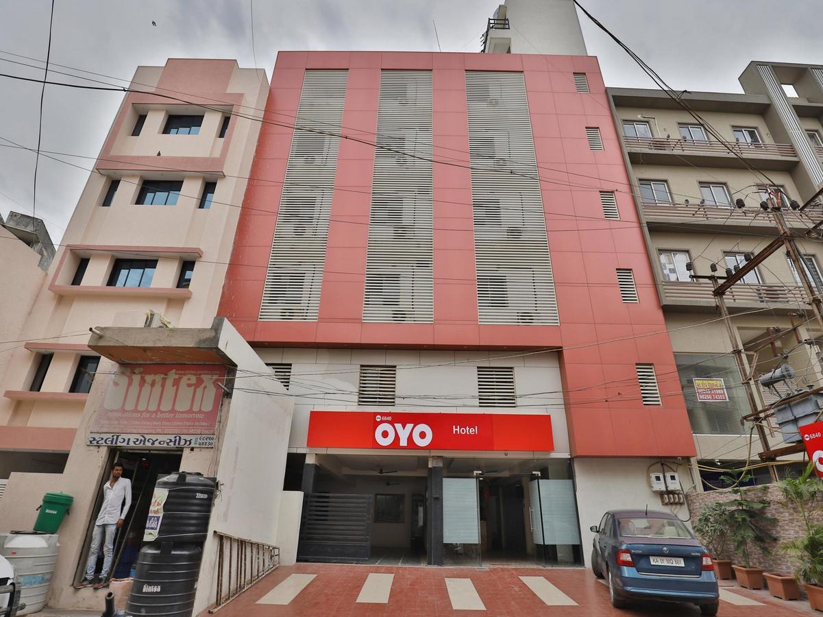 Hotel City Inn Rajkot Esterno foto