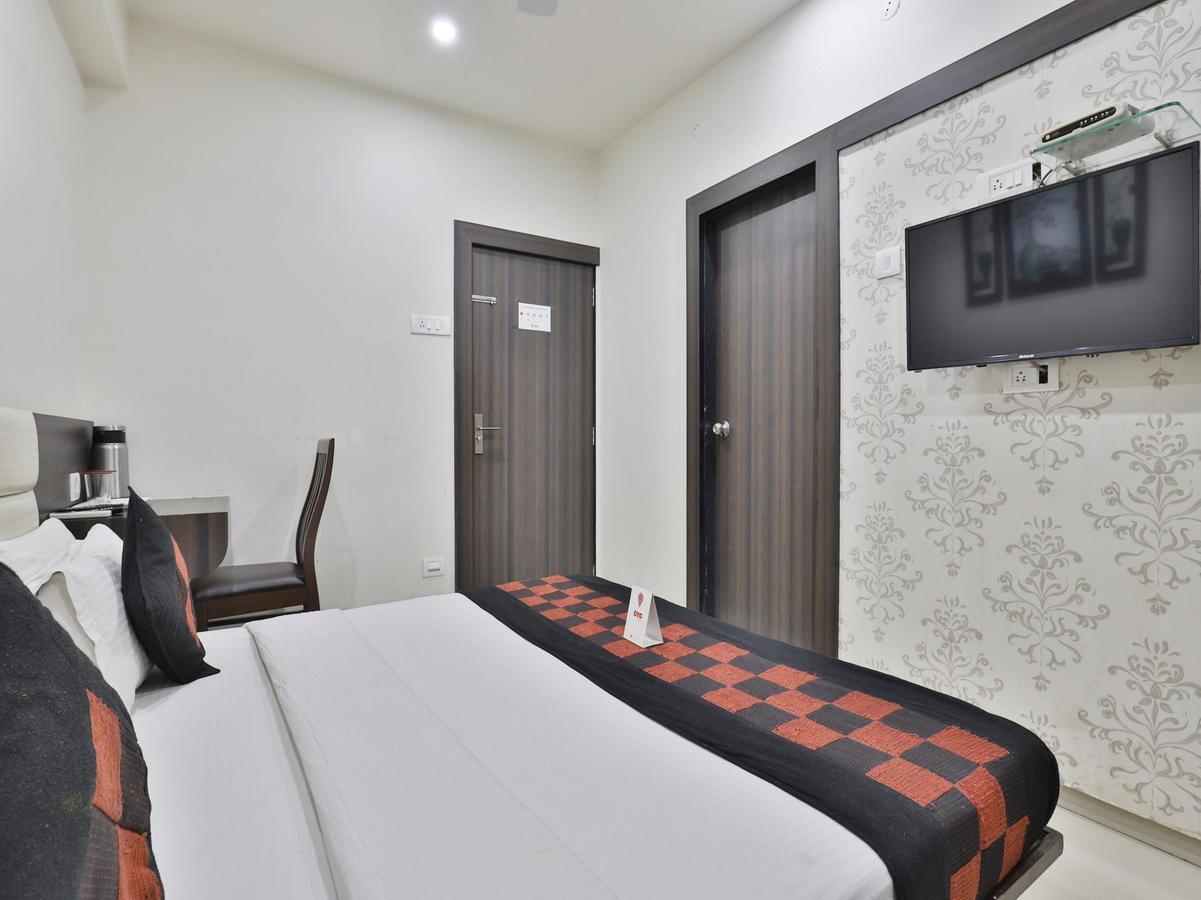 Hotel City Inn Rajkot Esterno foto